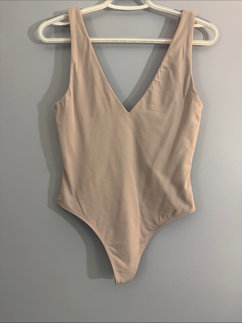 Babaton Geay V-Neck Kids One-Piece Bodysuit SZ M